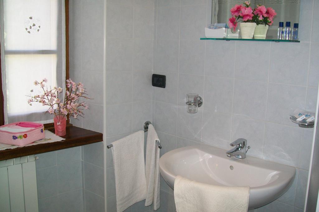 La Casa Del Borgo Apartment Beverino Room photo